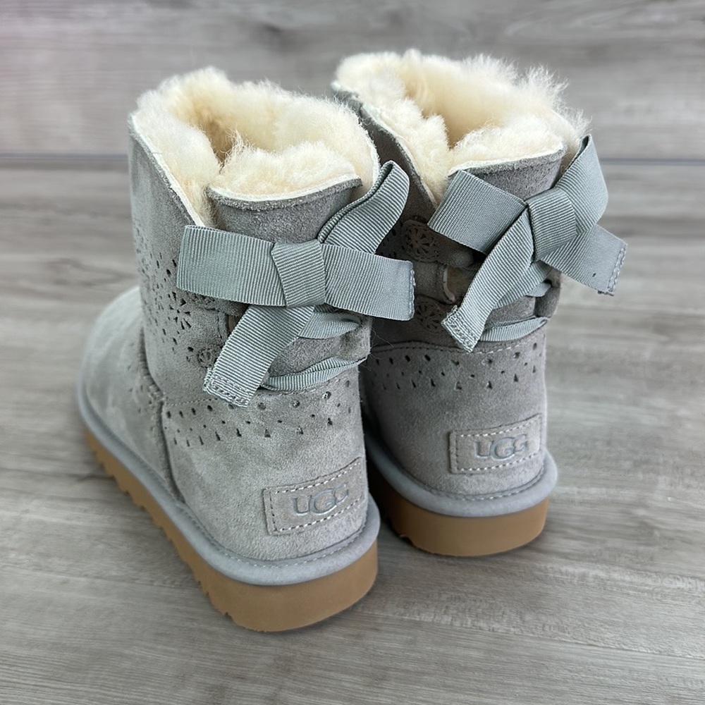 🍁 UGG 🍁 Women's Da Sunshine Perf
Drizzle Suede Boots - Picture 8 of 16